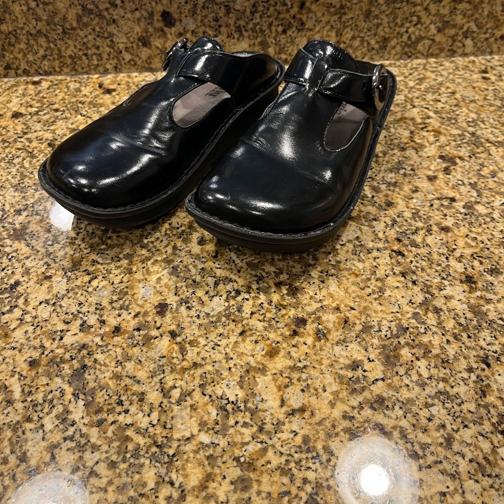 Alegria Black T-strap Maryjane Clogs | 39EU, 9WUS